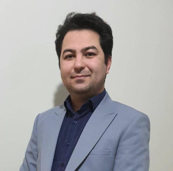 دکتر سجاد یزدان ستاد سرپرست علمی بخش میکروب شناسی مجموعه وندیداز